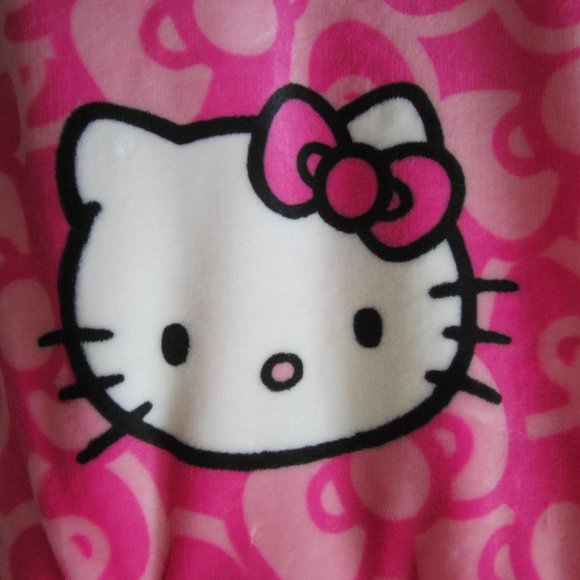Hello Kitty Pink Bow Plush Throw Blanket - Picture 5 of 5